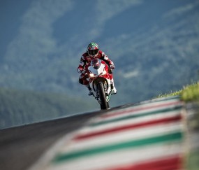 开云体育-库尔图瓦神级扑救定乾坤，巴西狂攻无果，卡塔尔战术纪律铸就冷门温床