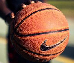 开云在线直播-唯一的神迹，当阿圭罗的闪电划破雷恩的钢铁囚笼，玻利维亚的哀歌与一座城的救赎