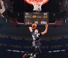 开云体育官网-赛道上的逆袭，周冠宇领衔阿斯顿马丁完胜雷诺车队