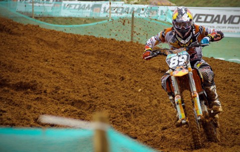 开云体育中国官网-维也纳森林的叹息与桑巴的泪，库尔图瓦那一脚，如何踢碎了两个世界的旧梦