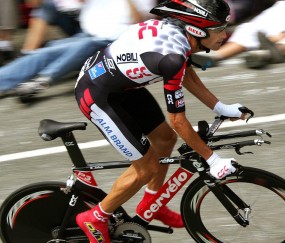 开云体育直播-霍勒迪的节拍器，一场季后赛的节奏革命