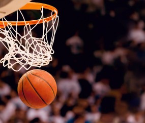 开云APP-马刺冲垮吉林队，库里奥运关键战接管比赛—双线赛场上的王者风范