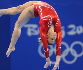 开云体育中国官网-绝境中的掌控者，保罗关键战导演活塞突围，终结骑士铁骑神话