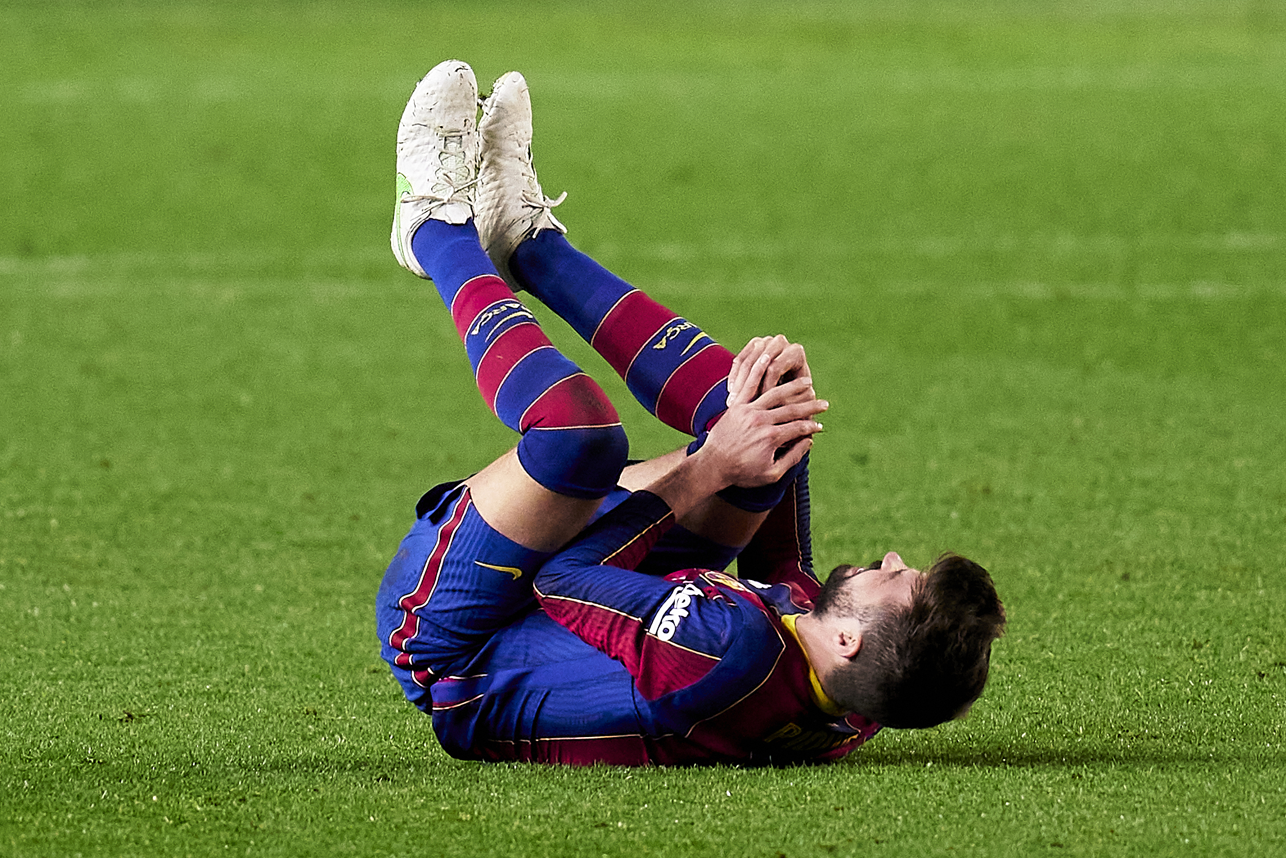 英格兰鏖战葡萄牙，皮克刷新纪录