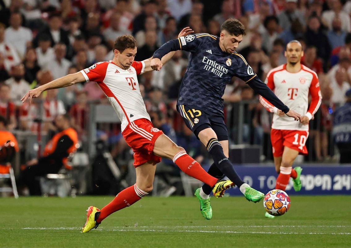 拜仁鏖战多特蒙德，加维状态火热