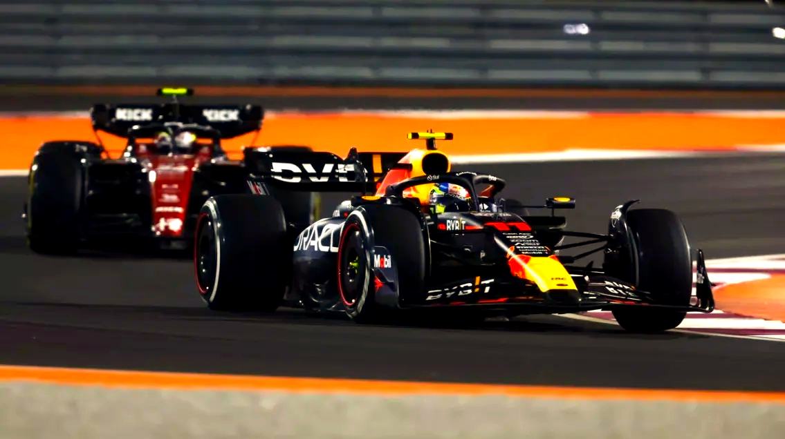 红牛车队险胜迈凯伦，佩雷兹统治全场