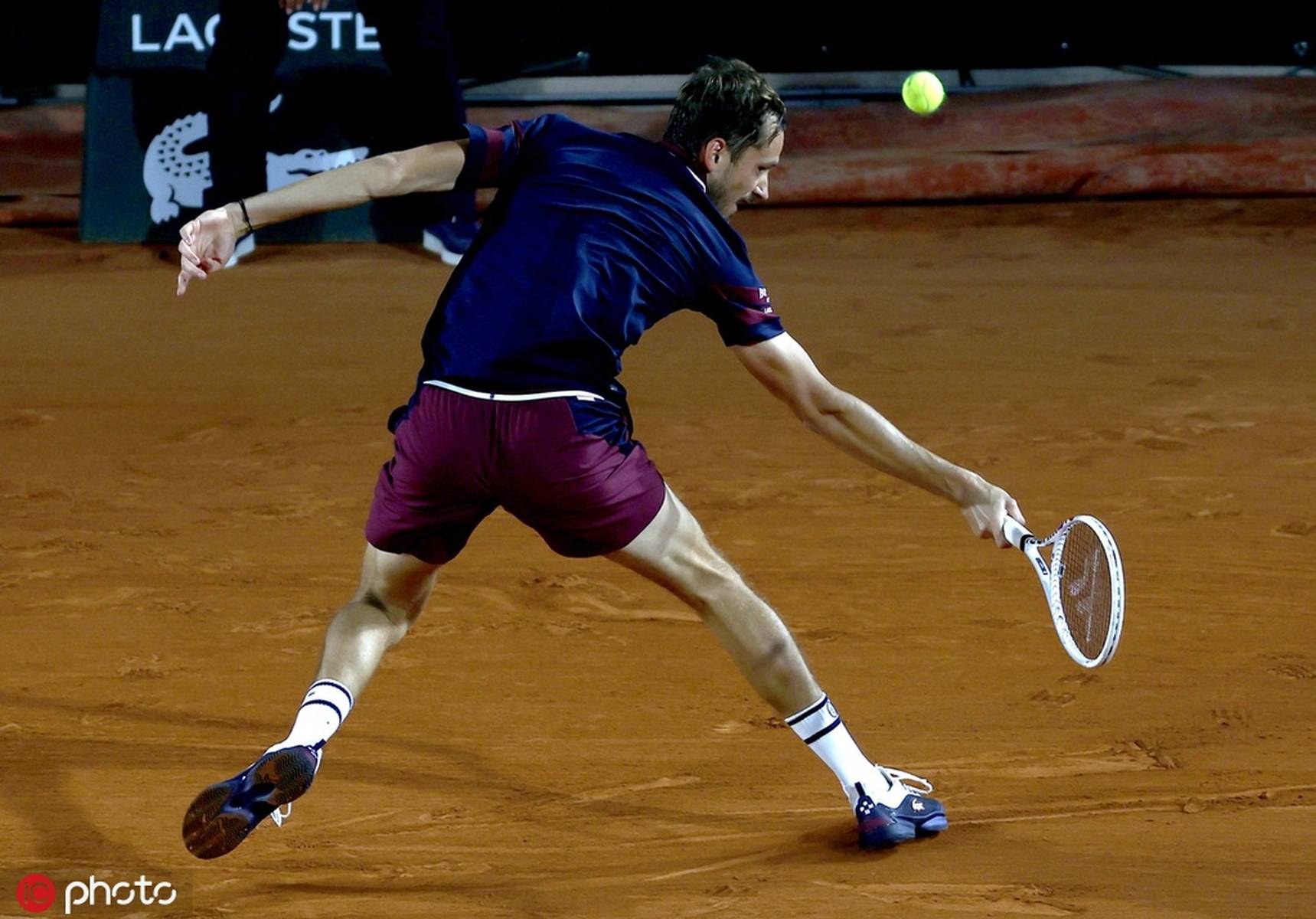 法网绝杀年终总决赛，梅德韦杰夫带队取胜