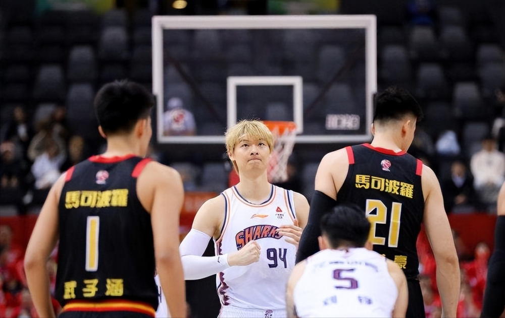 福建队翻盘深圳队，王哲林惊艳四座