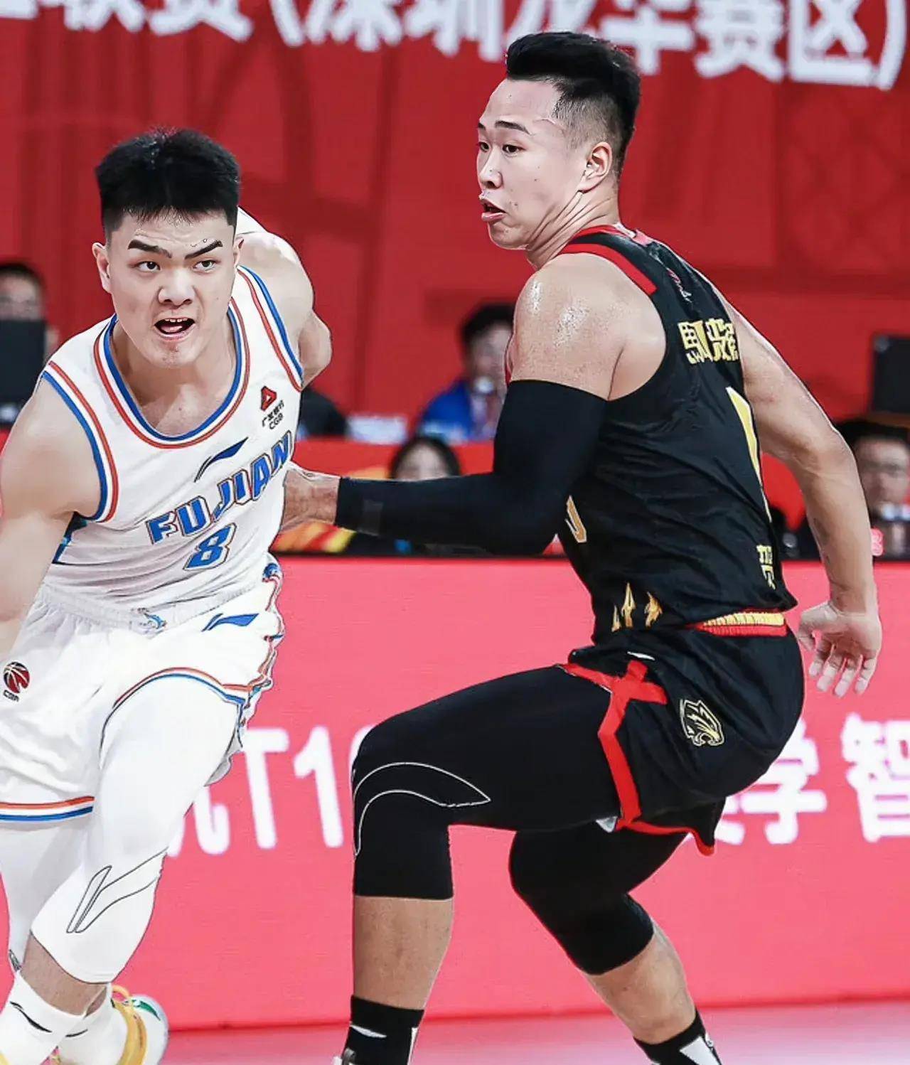 福建队翻盘深圳队，王哲林惊艳四座