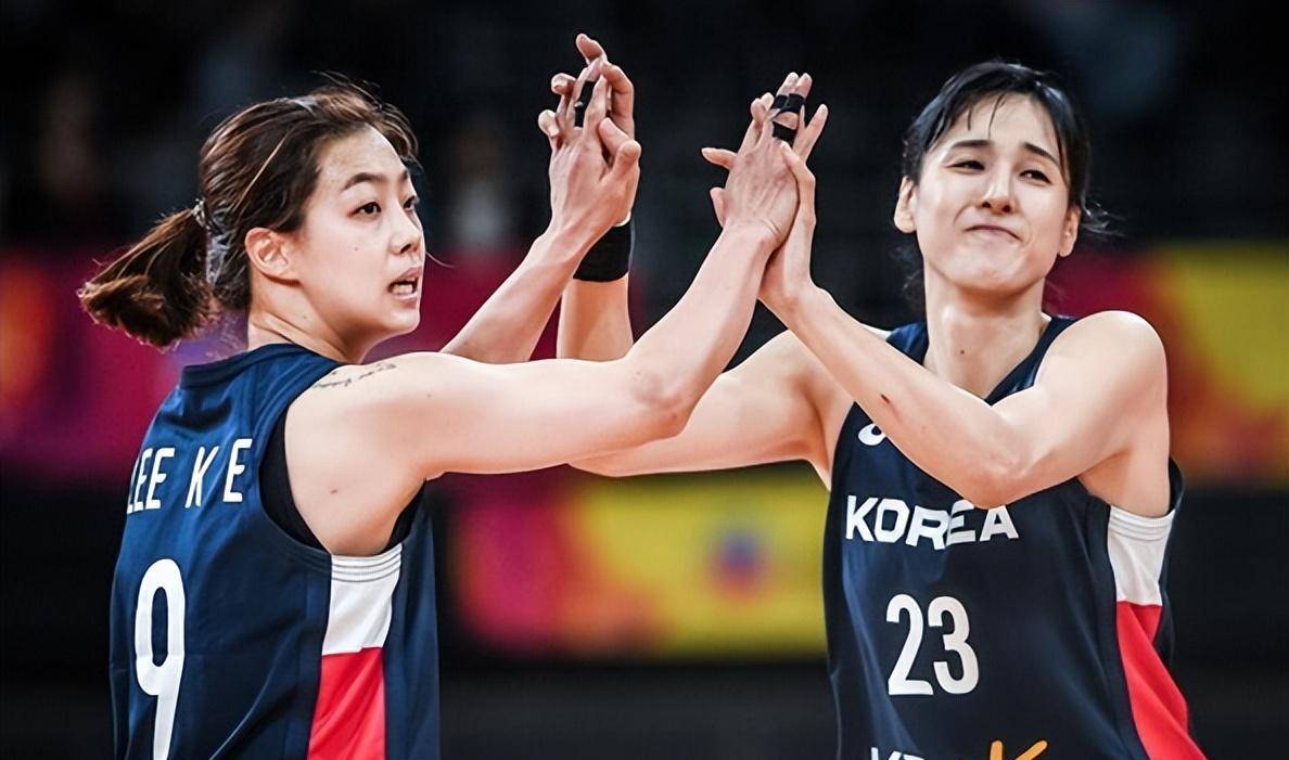 韩国队绝杀泰国队，黄鸭组合点燃赛场