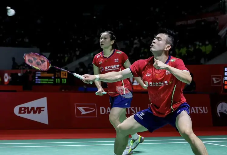 韩国队绝杀泰国队，黄鸭组合点燃赛场