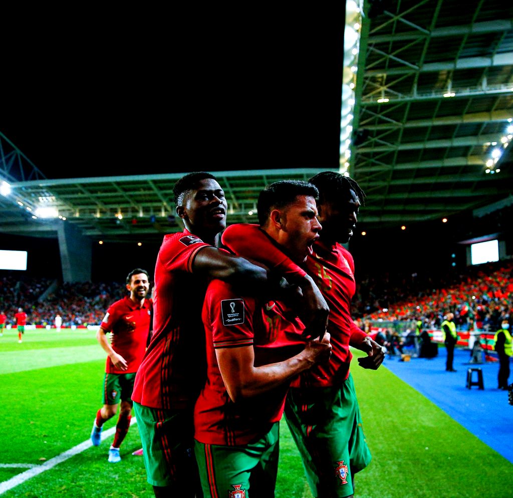 奥地利队险胜葡萄牙队，马龙关键制胜