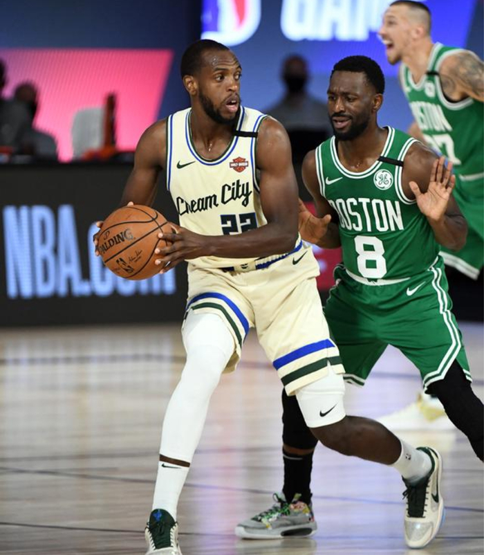 上海队力克独行侠，麦科勒姆统治全场