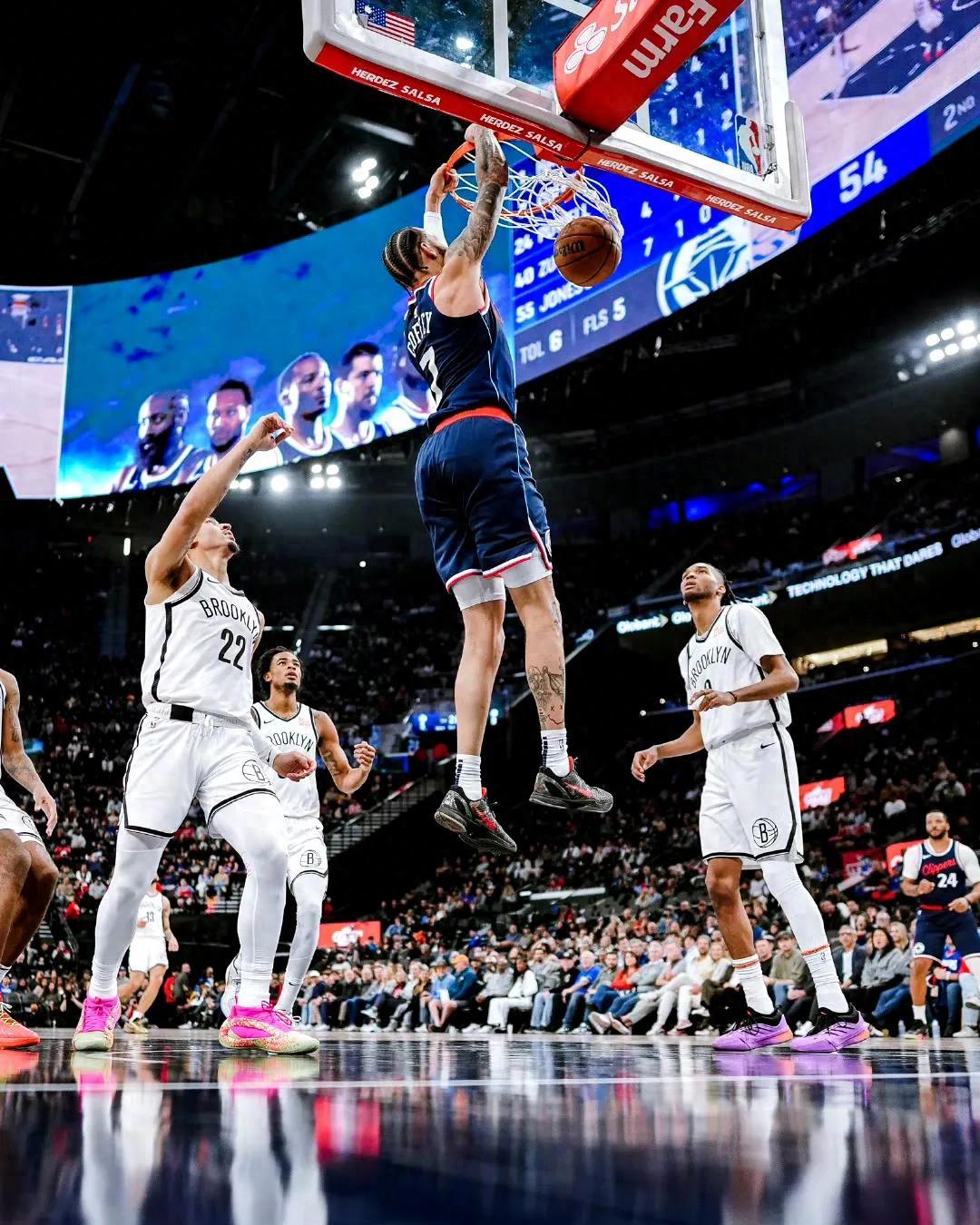 篮网力克四川队，哈登带队取胜