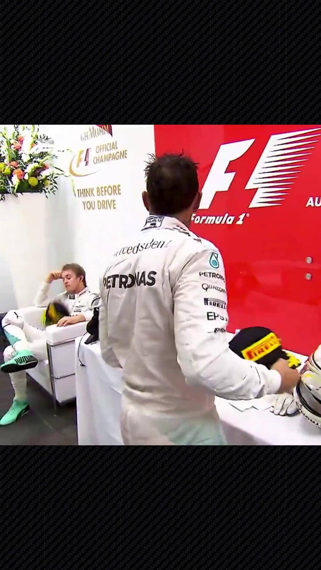 威廉姆斯碾压哈斯车队，汉密尔顿点燃赛场