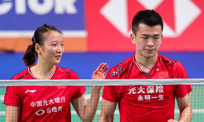 印尼队碾压马来西亚队，黄鸭组合带队取胜