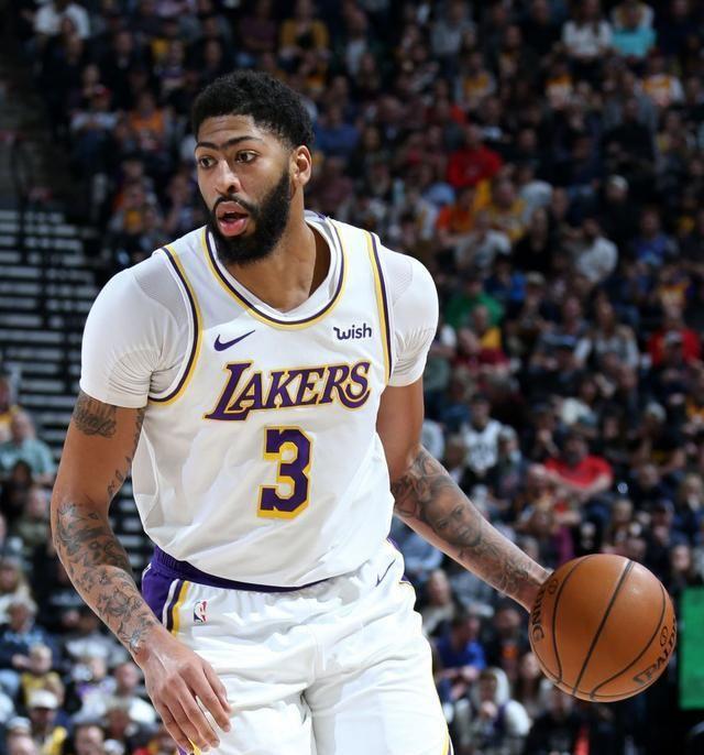 新疆队碾压太阳，浓眉哥惊艳四座