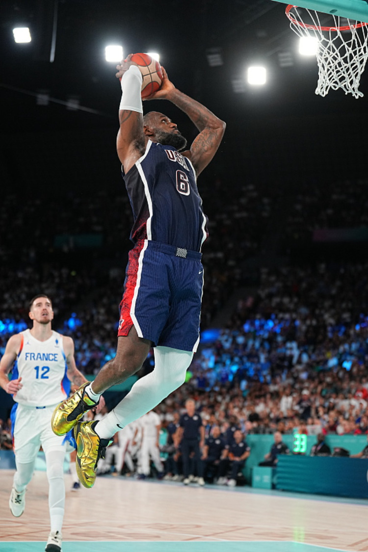 鹈鹕横扫篮网，艾顿三分雨点燃全场