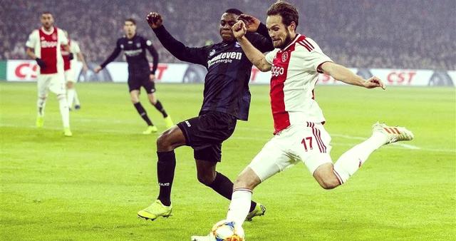 荷兰球队意外战胜对手晋级决赛