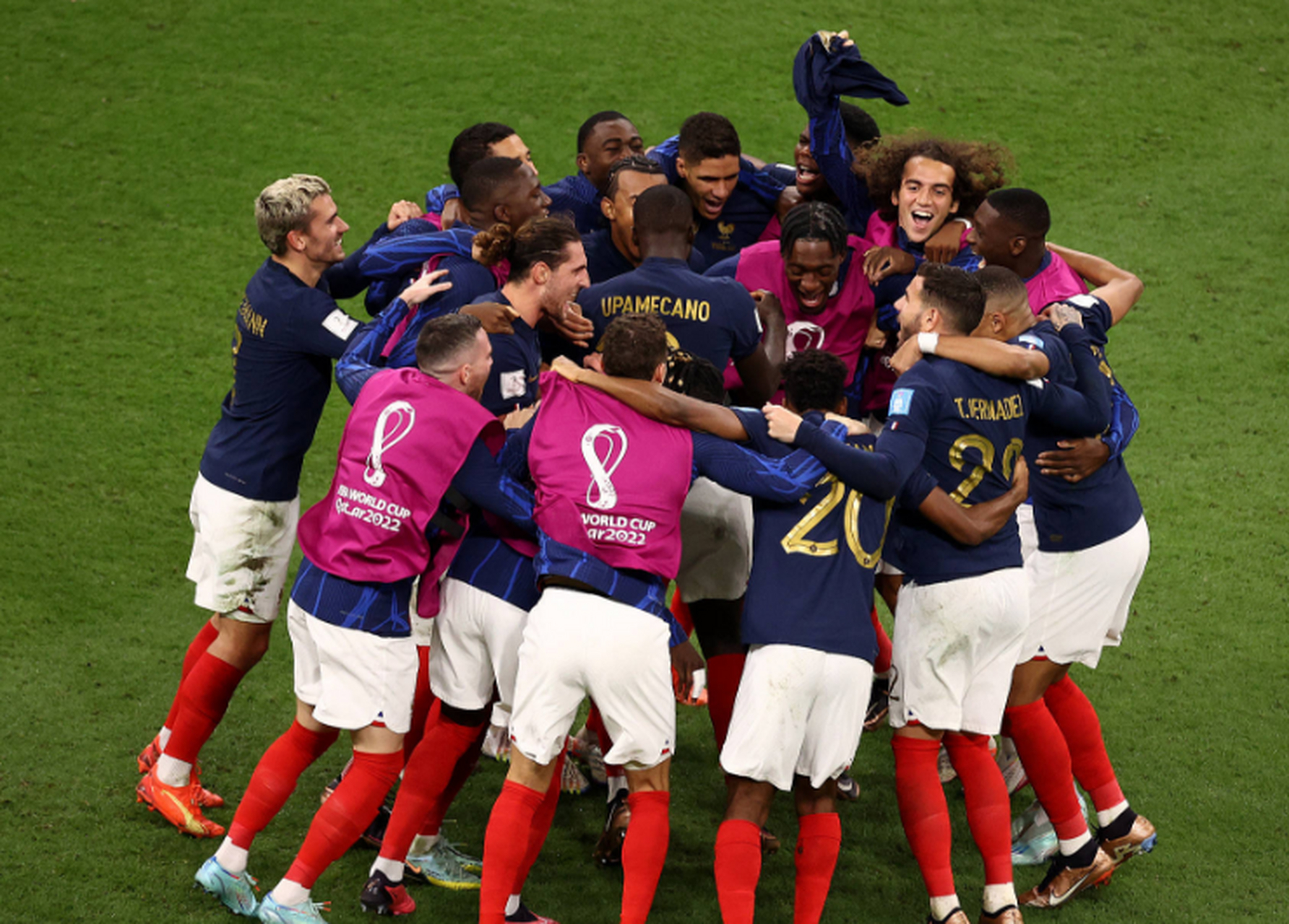 法国队冠军气息浓厚，在决赛拼尽全力