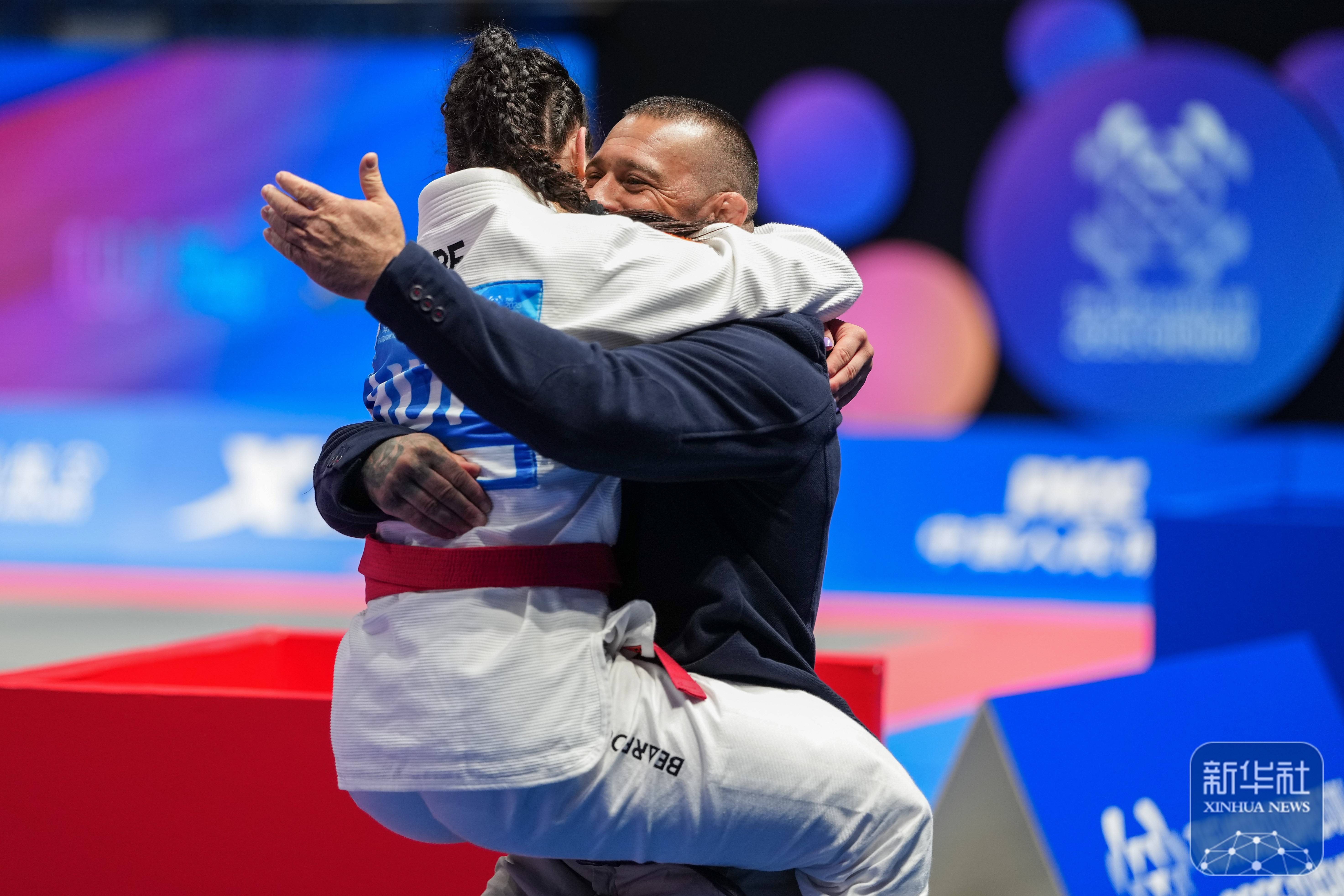 匈牙利国家队战胜对手获得晋级