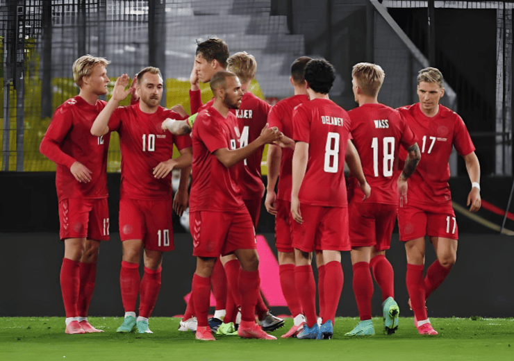 柏林联合主场大胜弗赖堡，保级前景乐观