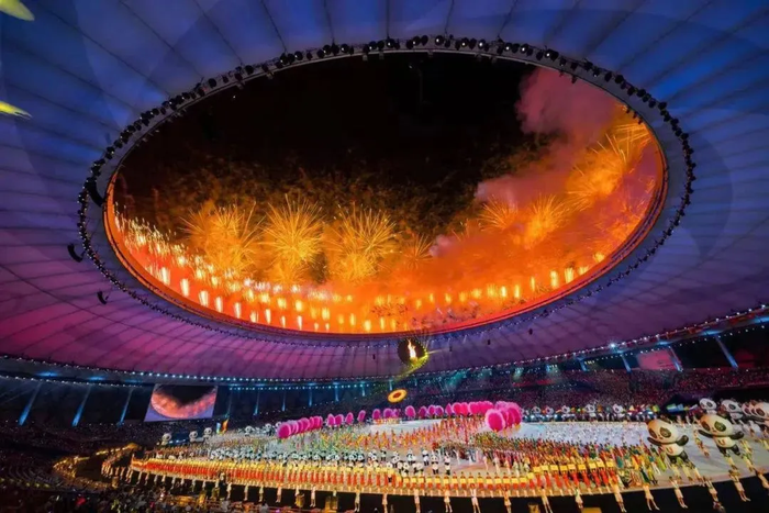 运动壮举再现辉煌，体育盛事震撼全场