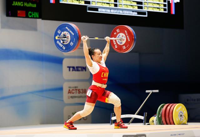 运动壮举再现辉煌，体育盛事震撼全场