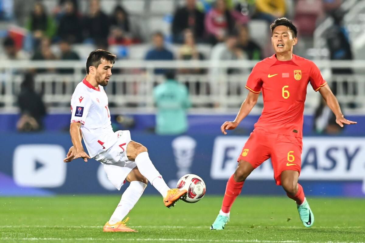 亚洲杯赛带来无限精彩，球迷欢呼不停