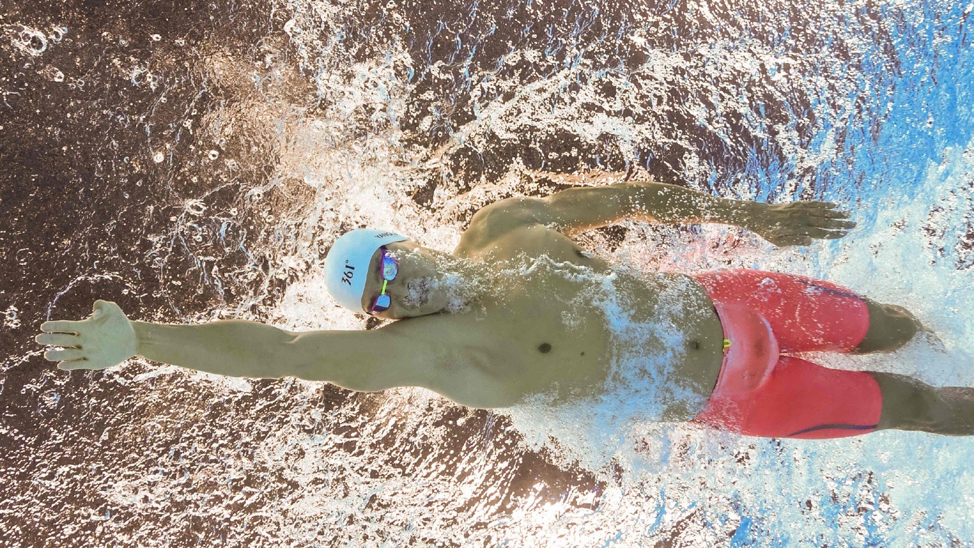 赛道上的哥伦比亚，F1年度争冠焦点战中的战术压制艺术