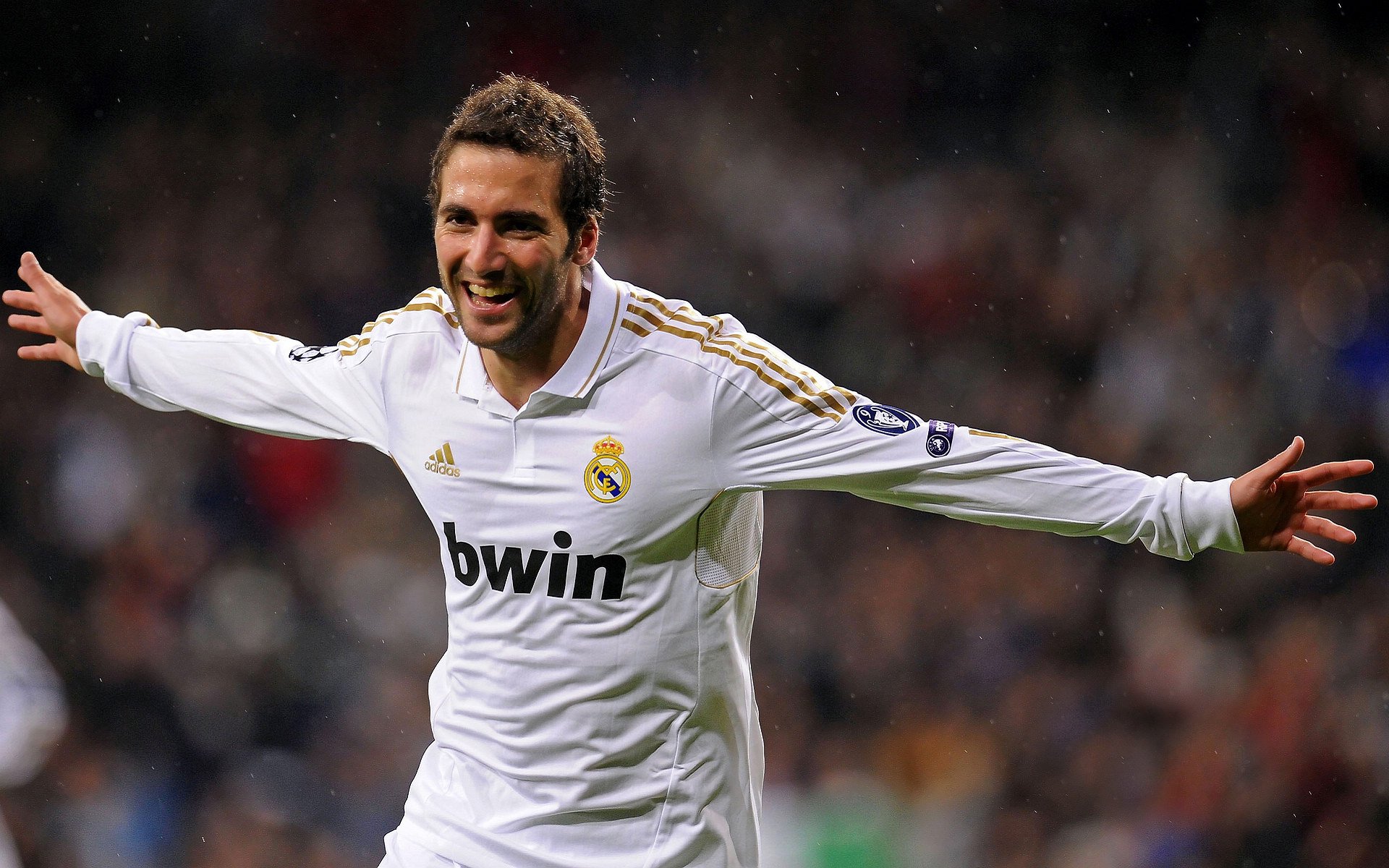 卡塞米罗关键战不手软,阿森纳爆冷塞内加尔,当经验与意外交织的足球之夜