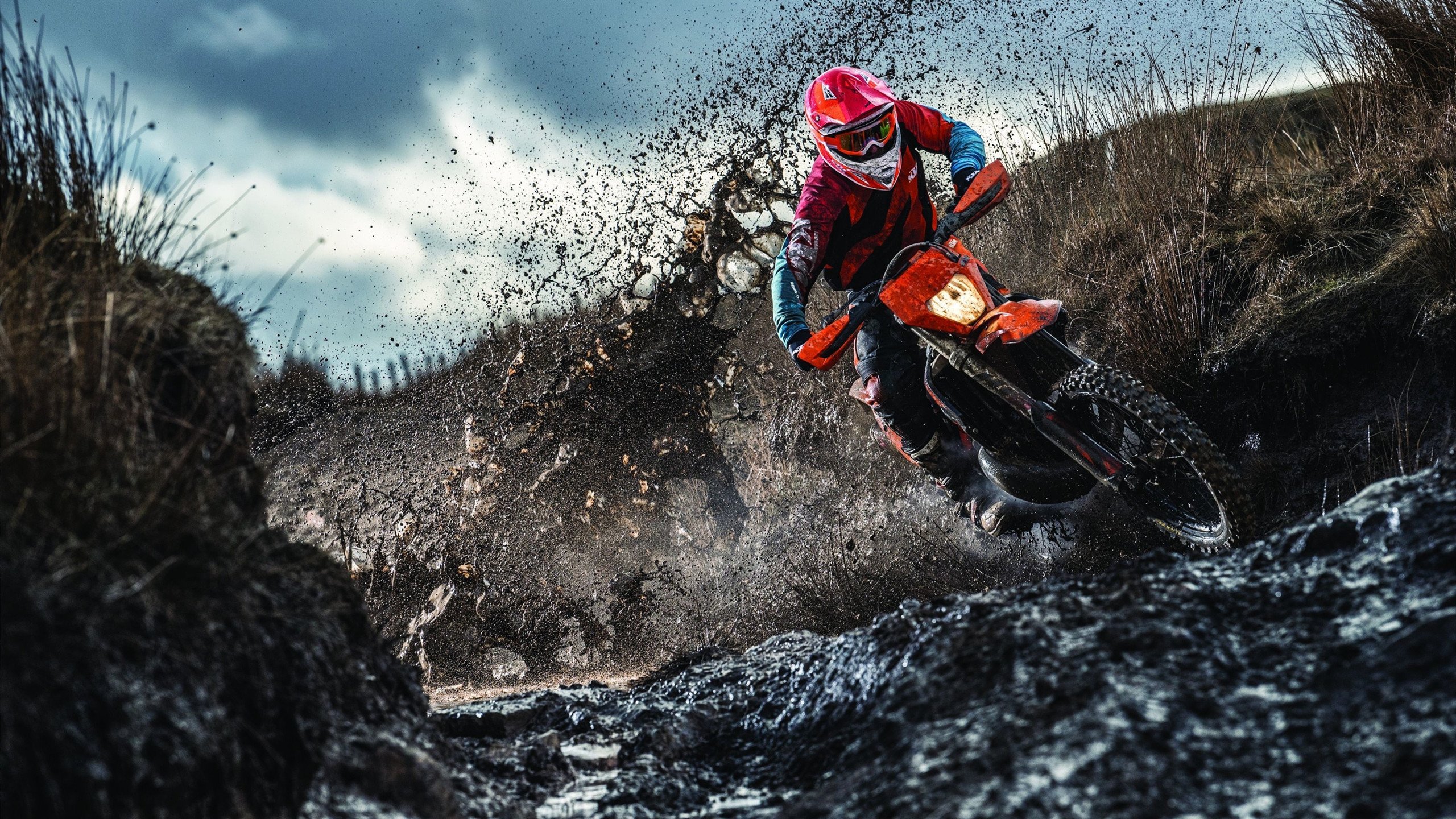 跨界统治力，马刺的团队压制与霍勒迪的英超时刻